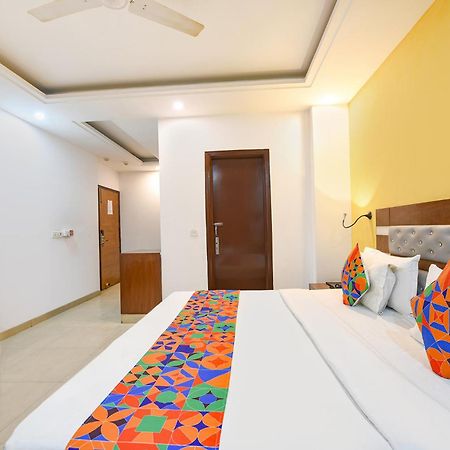 Fabhotel The Kings Plaza New Delhi Exteriör bild