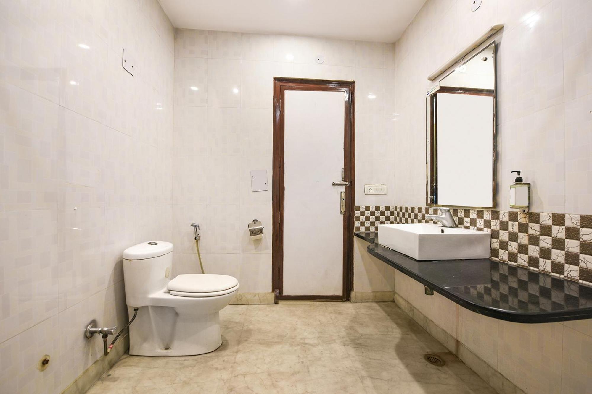 Fabhotel The Kings Plaza New Delhi Exteriör bild