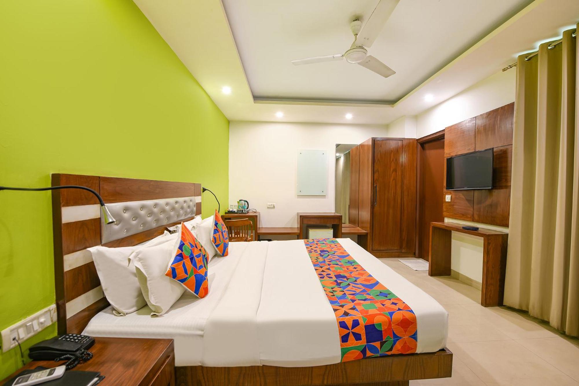 Fabhotel The Kings Plaza New Delhi Exteriör bild